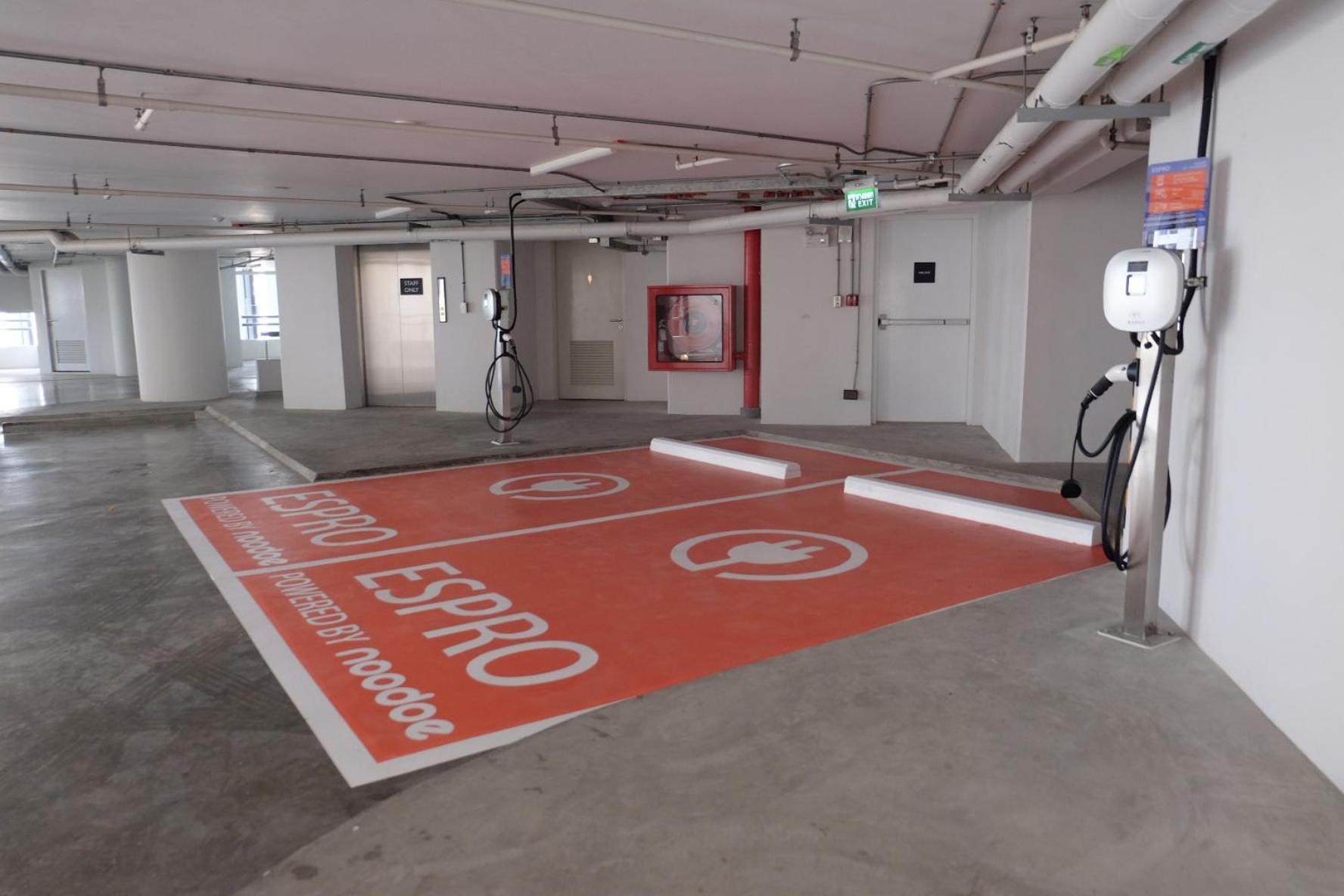 Chatrium Grand בנגקוק מראה חיצוני תמונה Charging station for electric cars